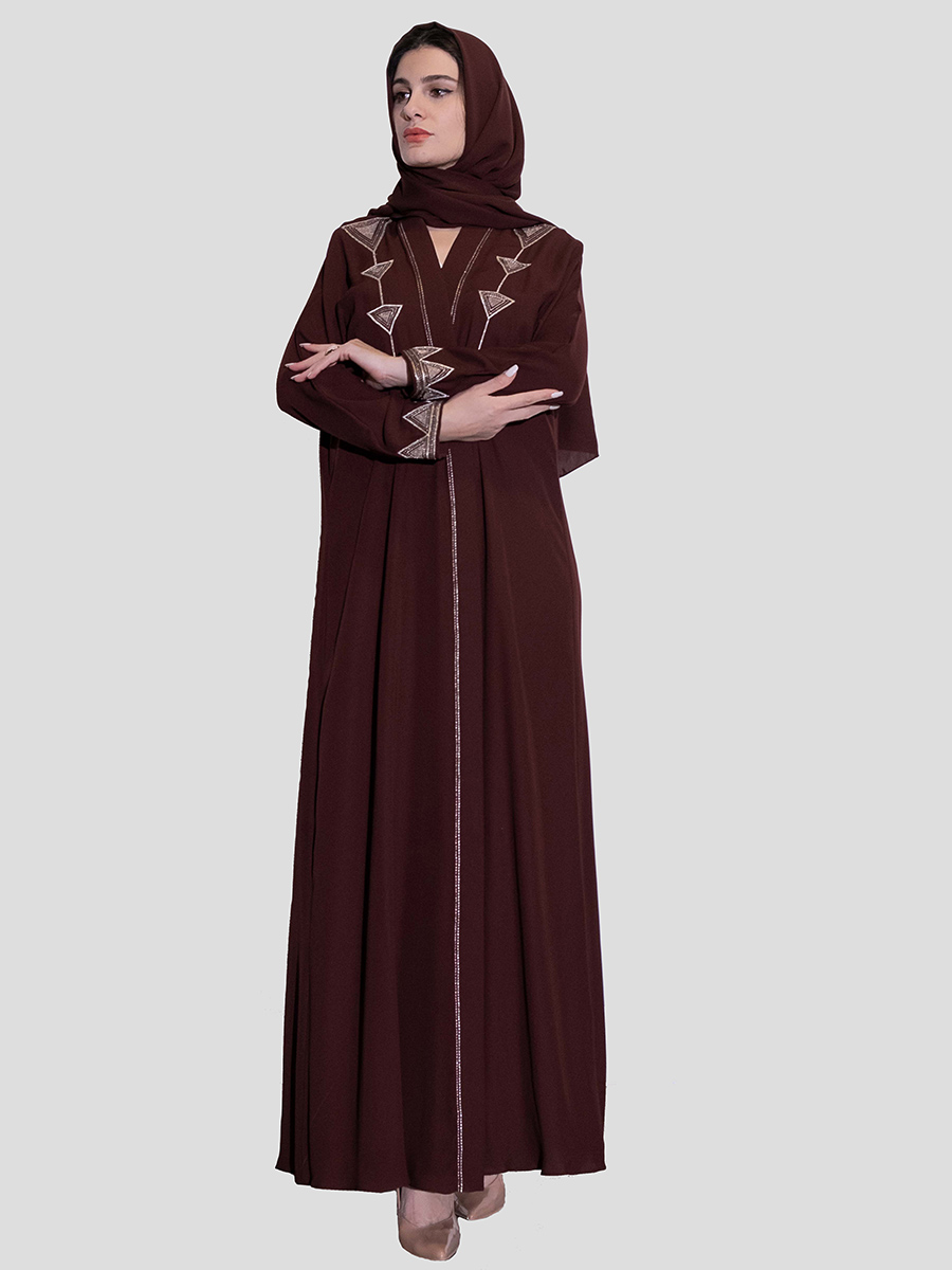 A silk abaya inspired by the heritage of the bidi