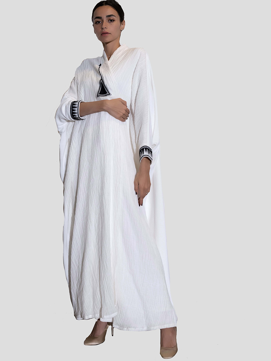 A very elegant heritage, pure white abaya