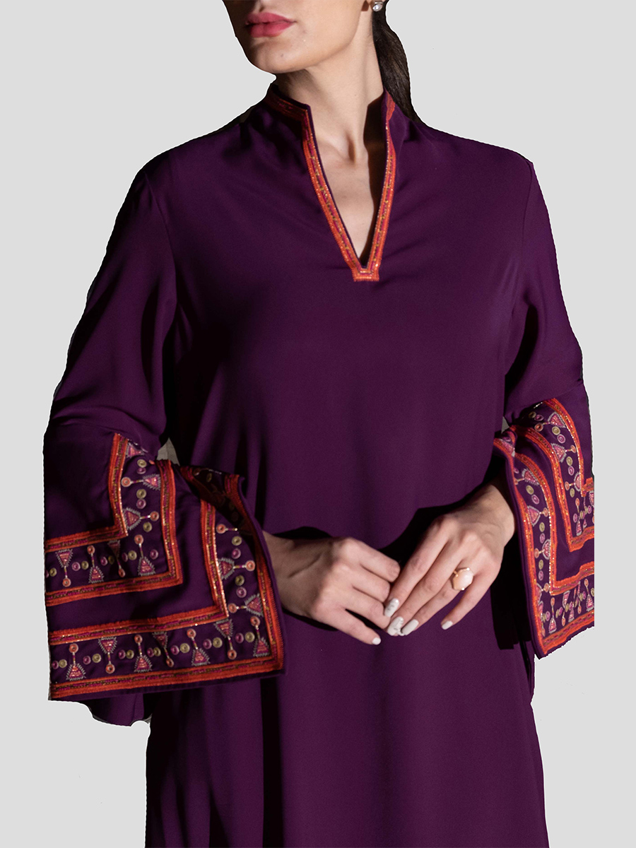 Purple wide-sleeved dress in crepe fabric with hand-embroidered bidi-inspired motifs