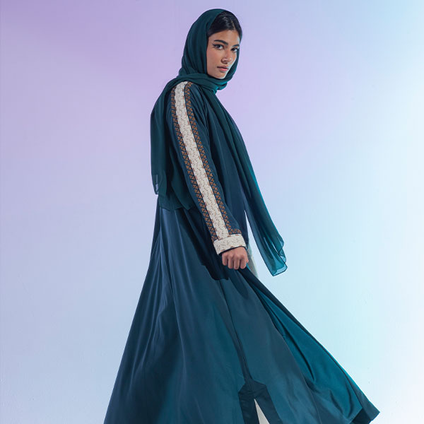 Abaya made of crepe with hand embroidery inspired by Najd heritage