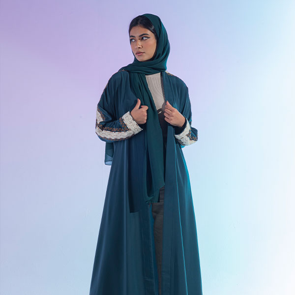 Abaya made of crepe with hand embroidery inspired by Najd heritage